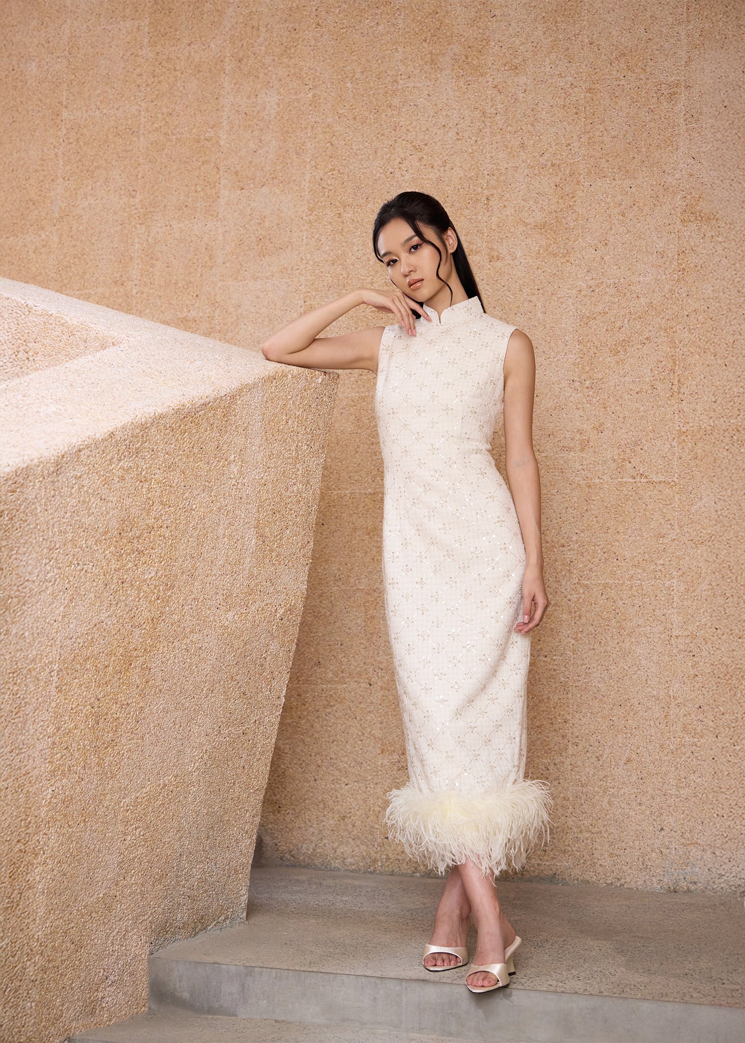 Viola Sleeveless Embroidered Tweed Qipao w Feather  (White)