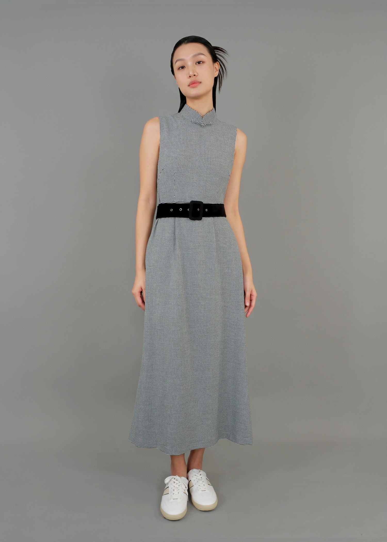 Sleeveless Houndstooth Midi A-Line Qipao (Black/ White)