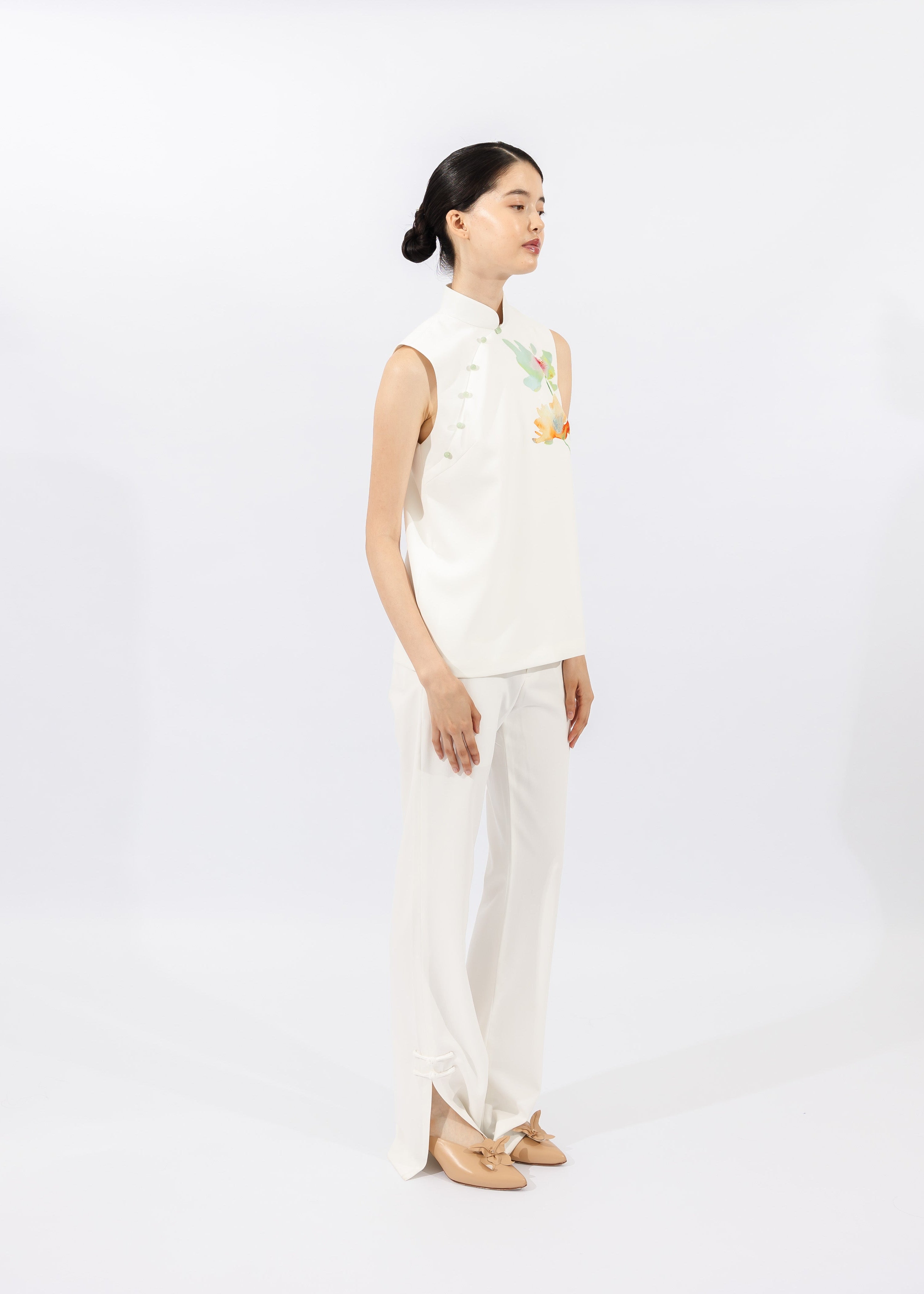 World of Ying x Qipology — Sleeveless Qipao Top in Ivory White