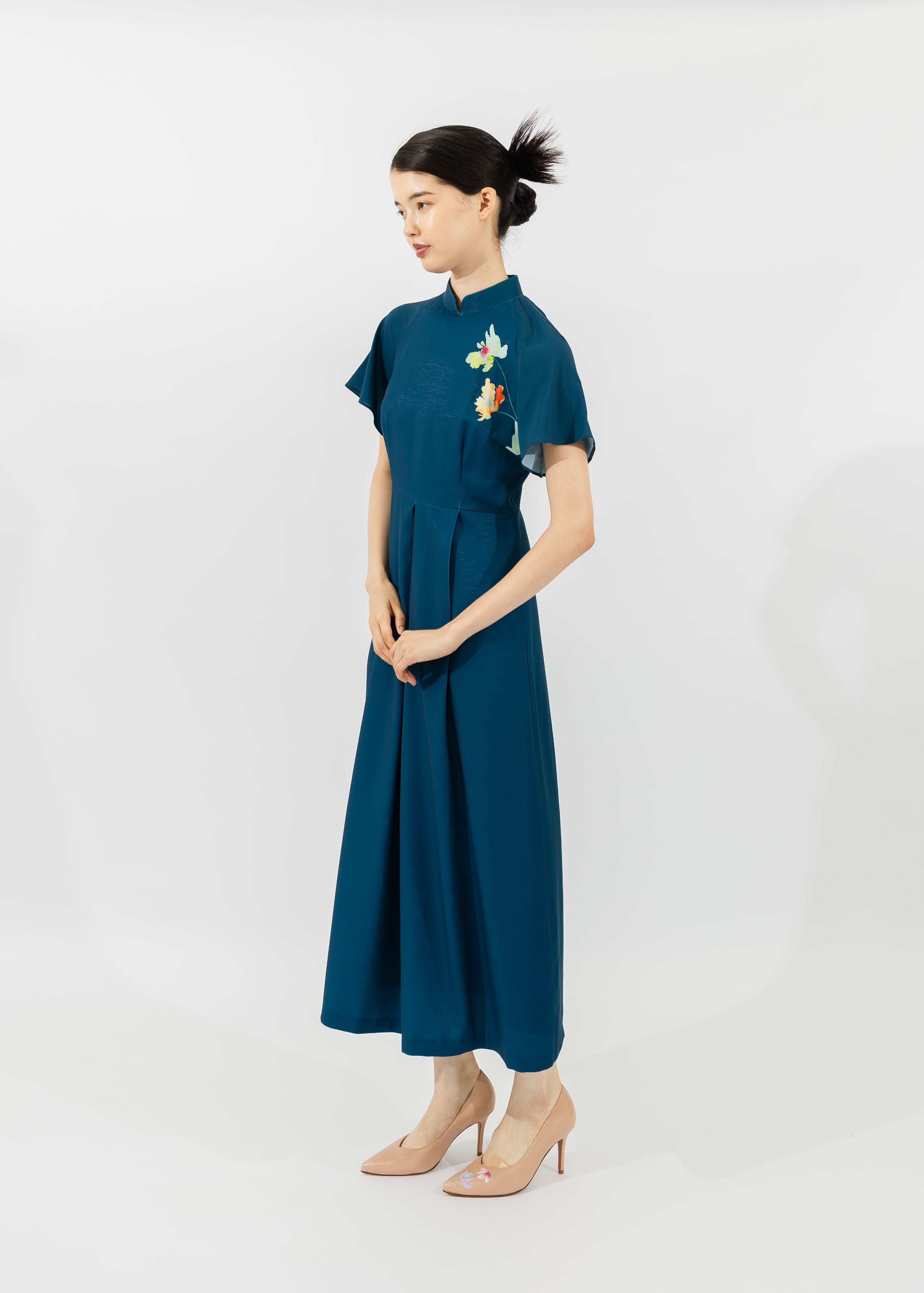World of Ying x Qipology — Chiffon Sleeve Midi Qipao with Floral Print