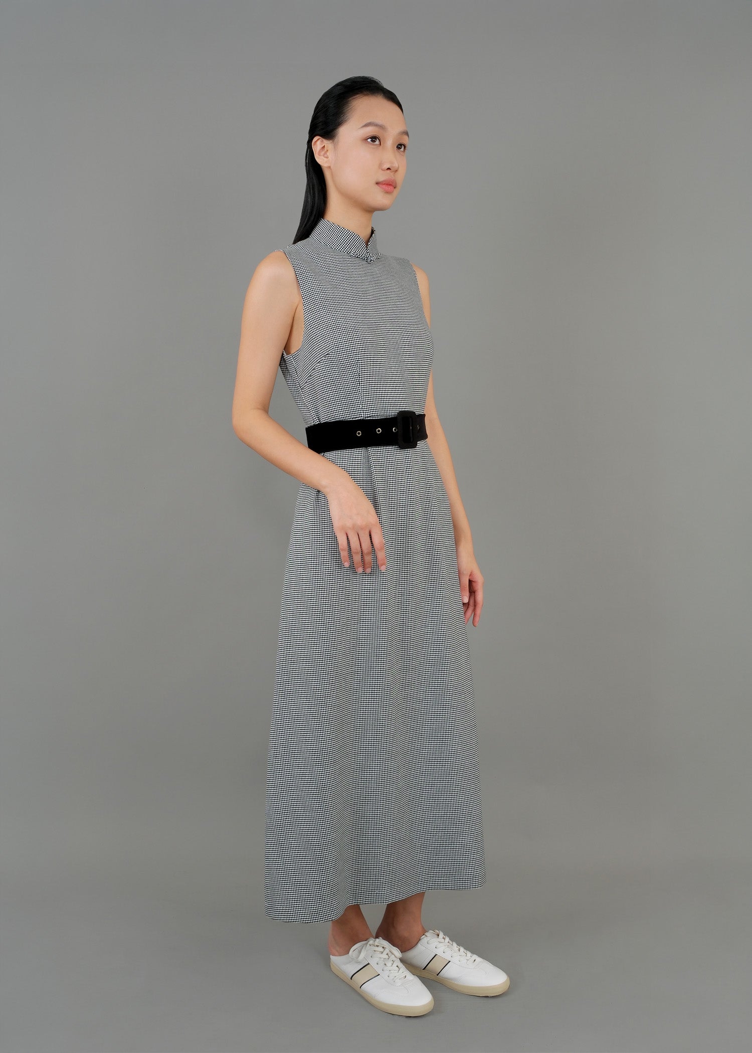 Sleeveless Houndstooth Midi A-Line Qipao (Black/ White)