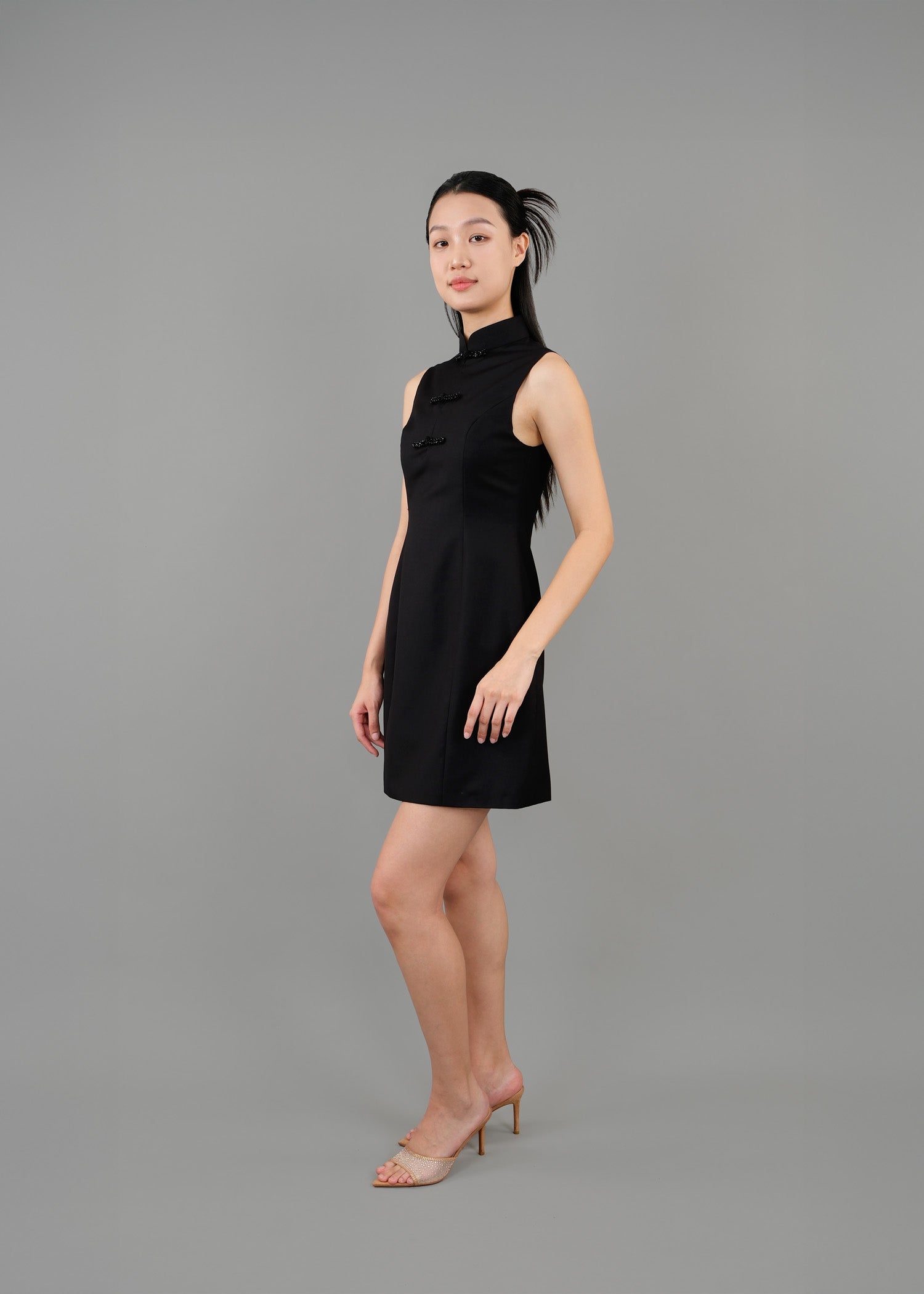 Sleeveless A Line Mini Qipao (Black)