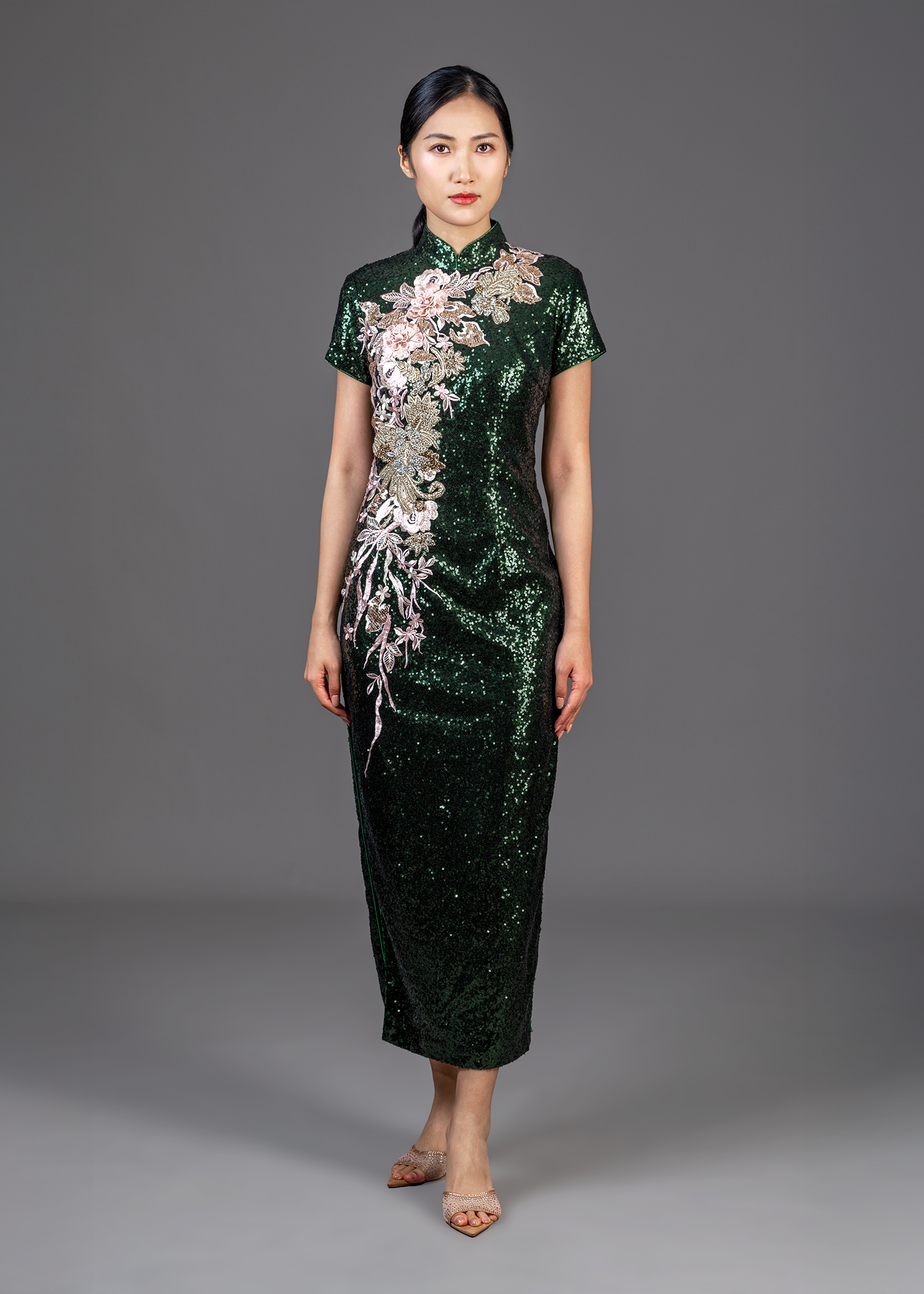 Amaranthus Short Sleeves Sequins Qipao (Dark Green)