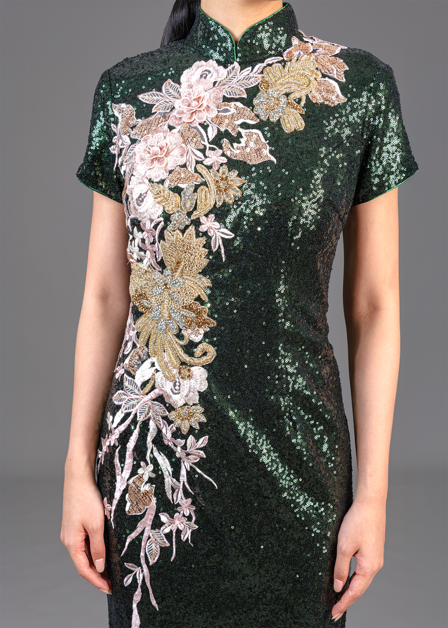 Amaranthus Short Sleeves Sequins Qipao (Dark Green)