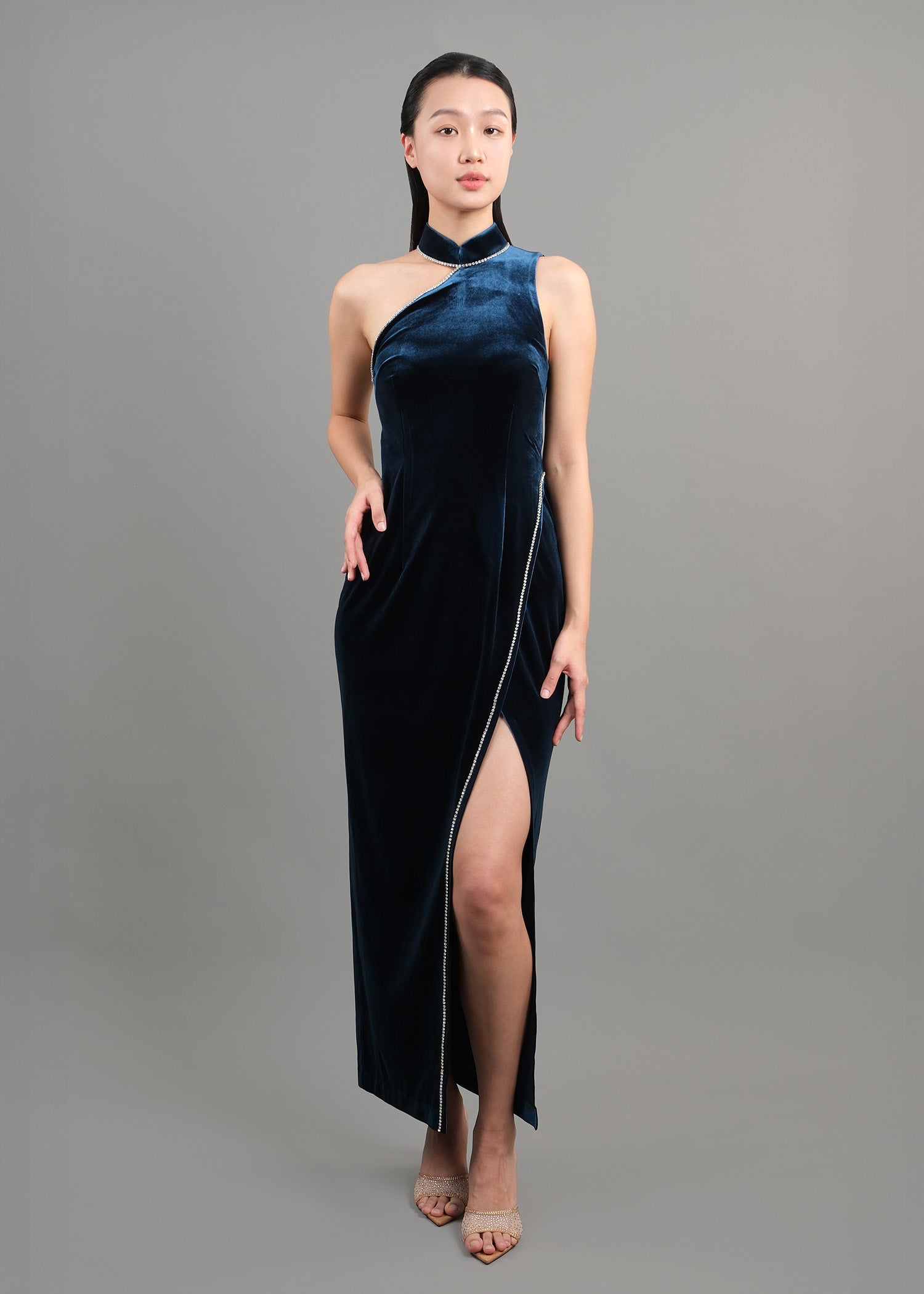 Bluebell Asymmetric Crystal Velvet Qipao (Peacock Blue)