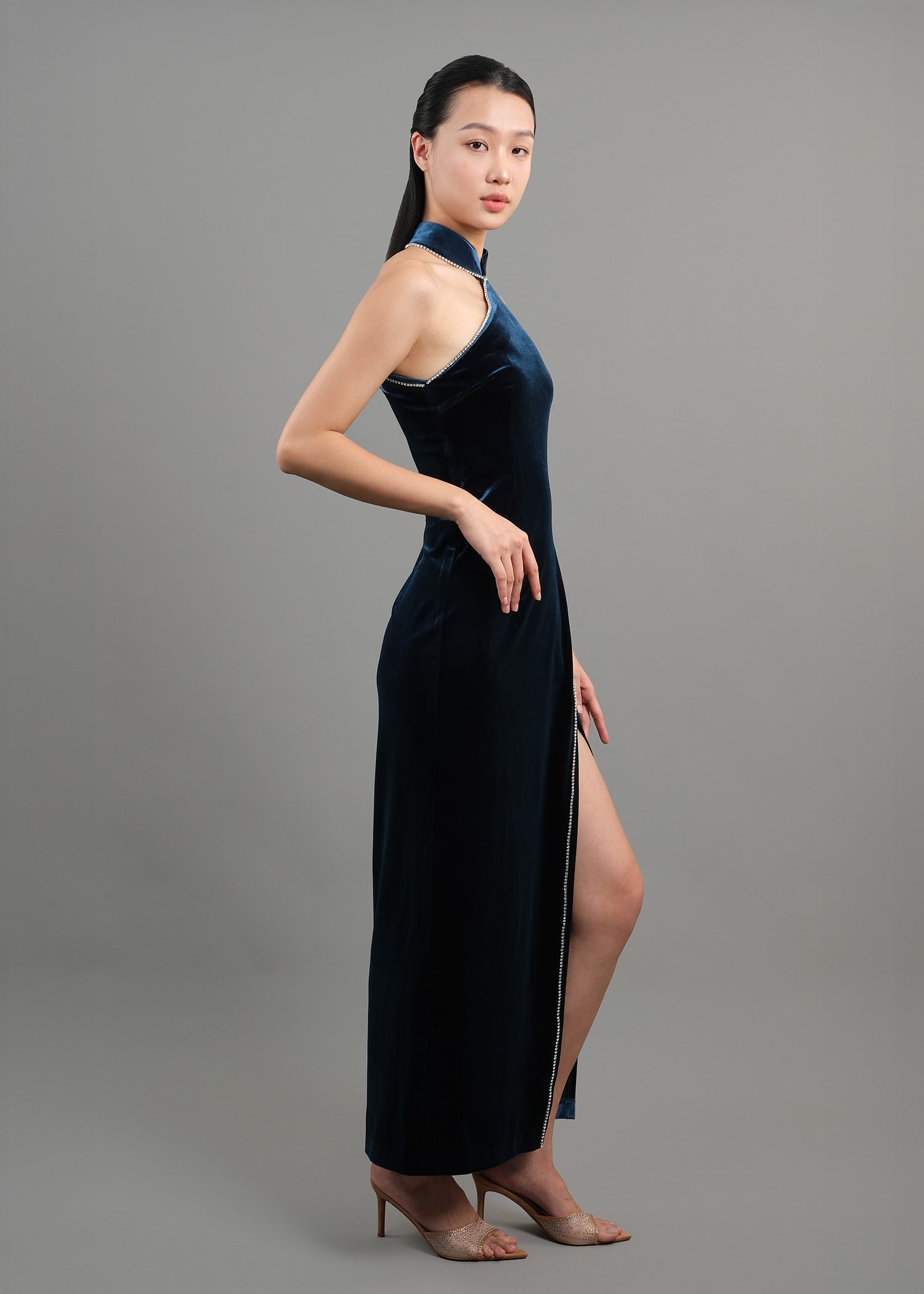 Bluebell Asymmetric Crystal Velvet Qipao (Peacock Blue)