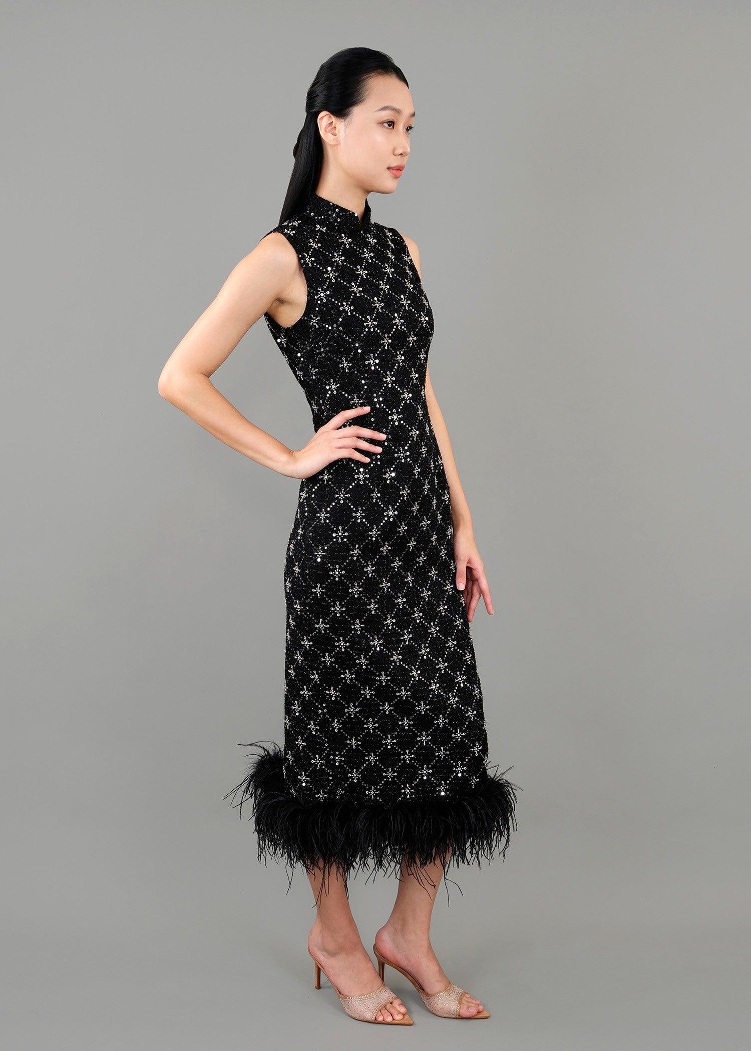 Viola Sleeveless Embroidered Tweed Qipao w Feather (Black)