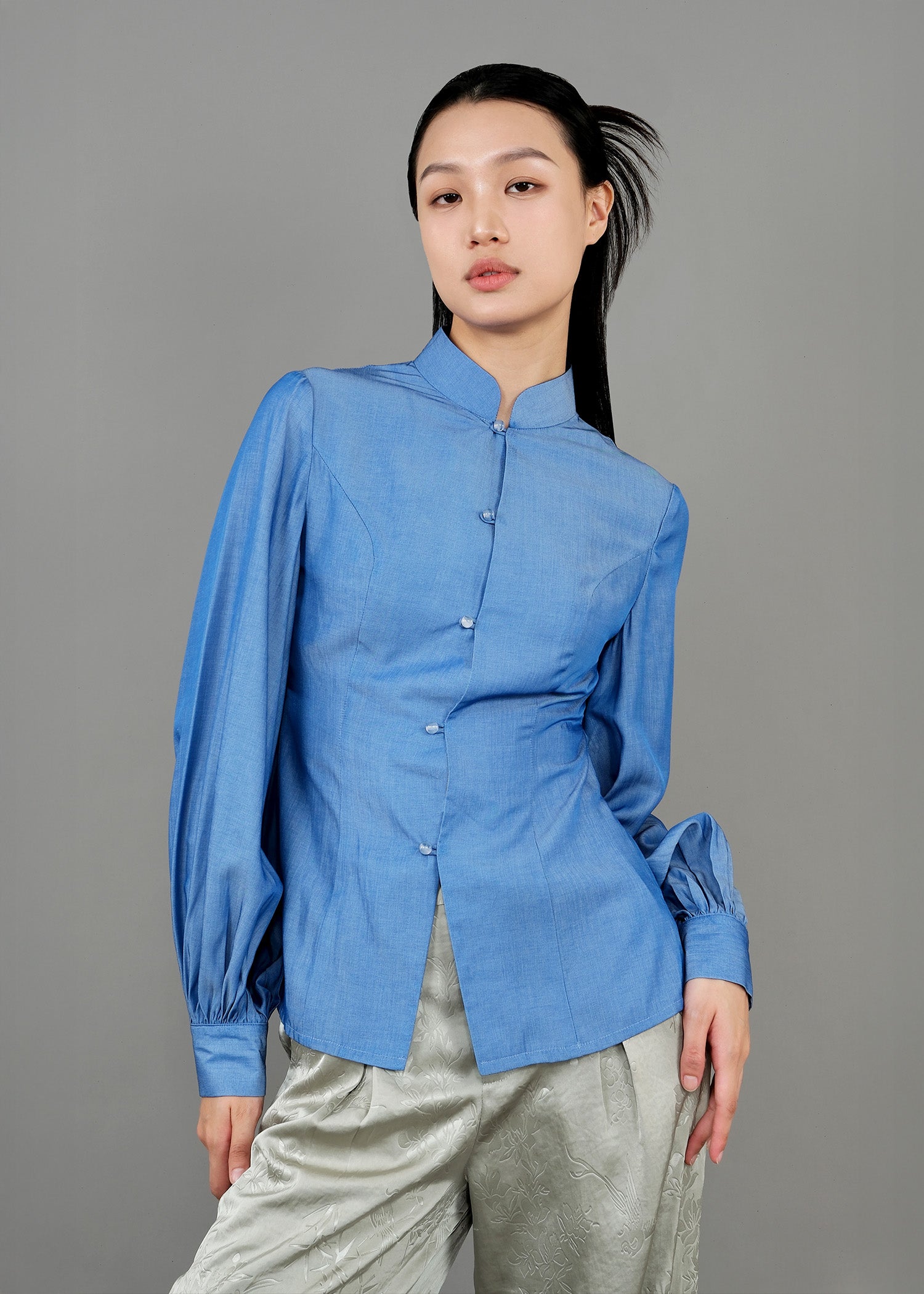 Long Sleeves Open Back Mandarin Blouse (Medium Blue)