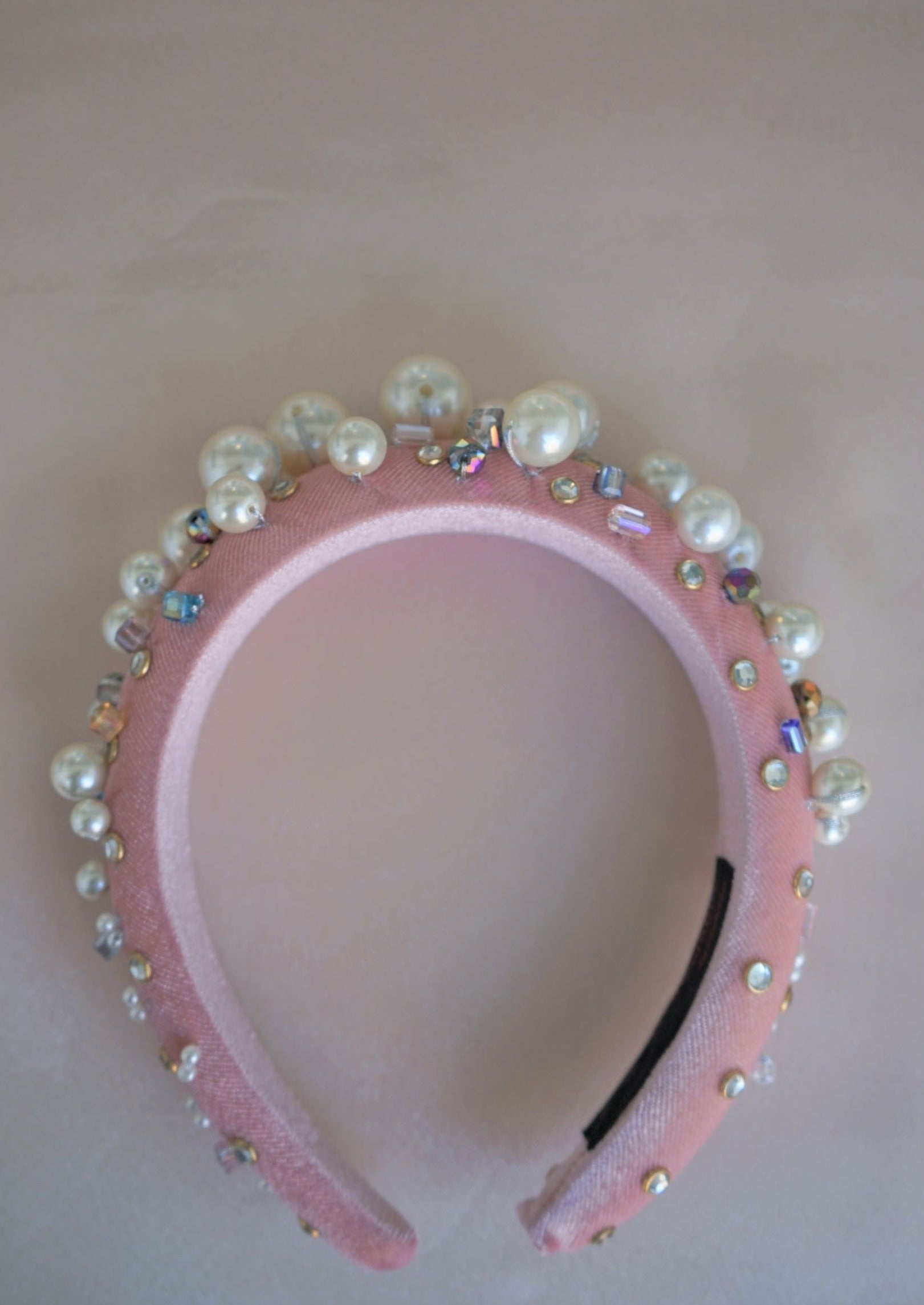 超大珍珠和水晶天鵝絨頭帶（粉色）
